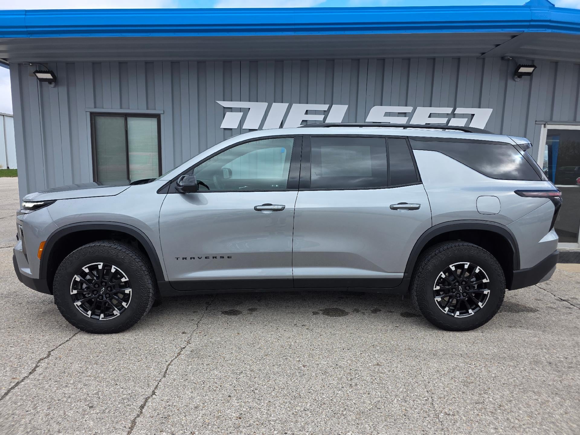 2025 Chevrolet Traverse Z71 in Sterling Gray Metallic — front three-quarter view