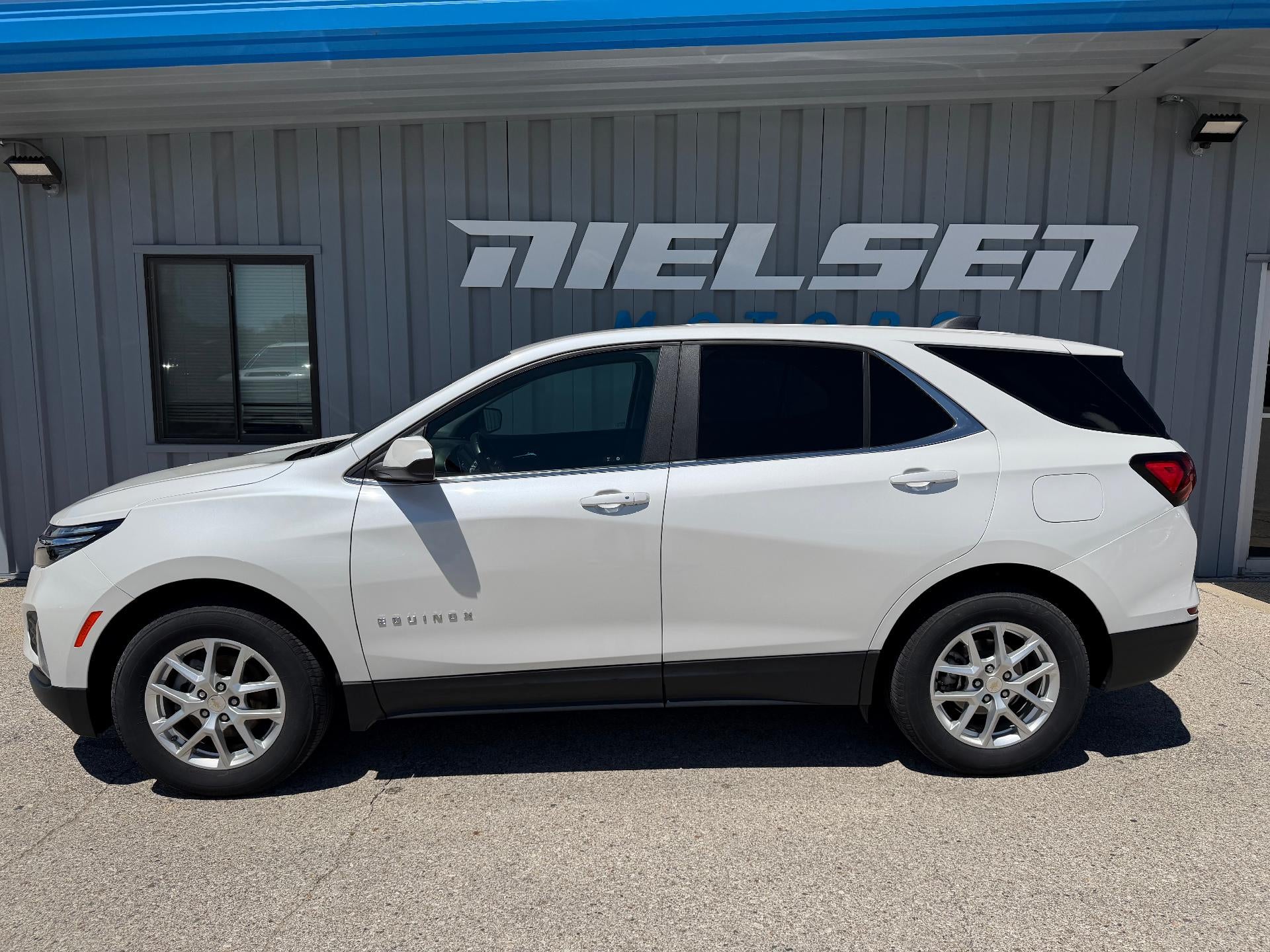 2024 Chevrolet Equinox LT in Iridescent Pearl Tricoat — front three-quarter view