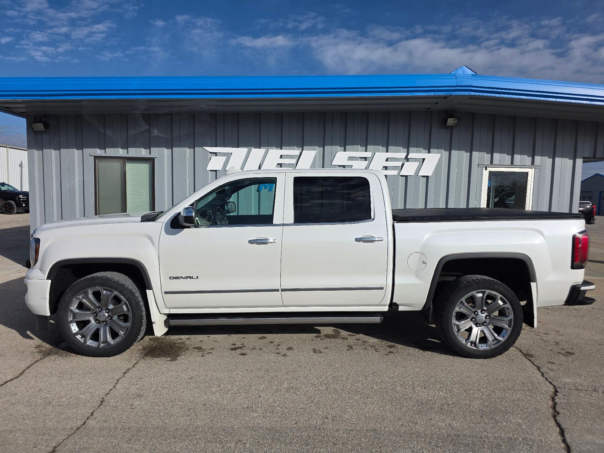 2016 GMC Sierra 1500 Denali in White Frost Tricoat — front three-quarter view